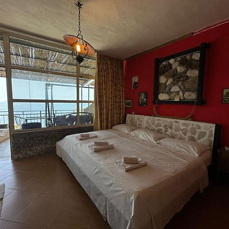 Hotel Vila "Oda E Miqve" Vlorë Extérieur photo