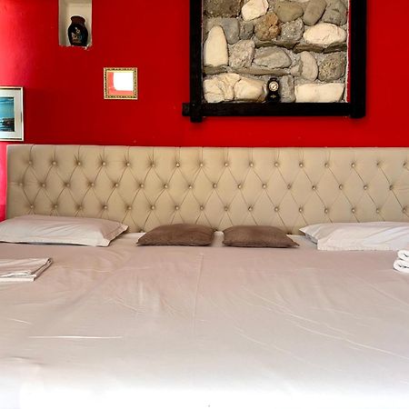 Hotel Vila "Oda E Miqve" Vlorë Extérieur photo