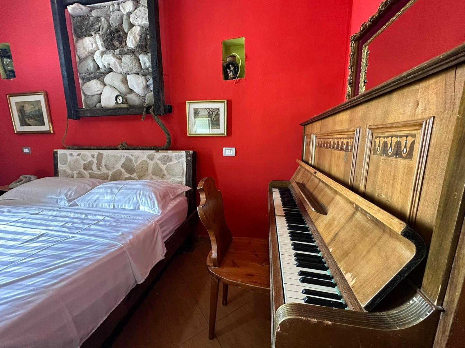 Hotel Vila "Oda E Miqve" Vlorë Extérieur photo