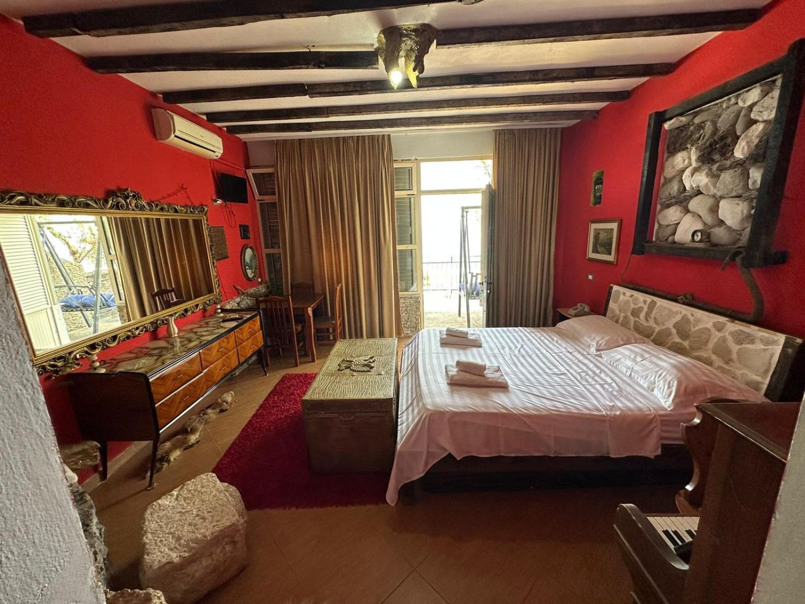 Hotel Vila "Oda E Miqve" Vlorë Extérieur photo