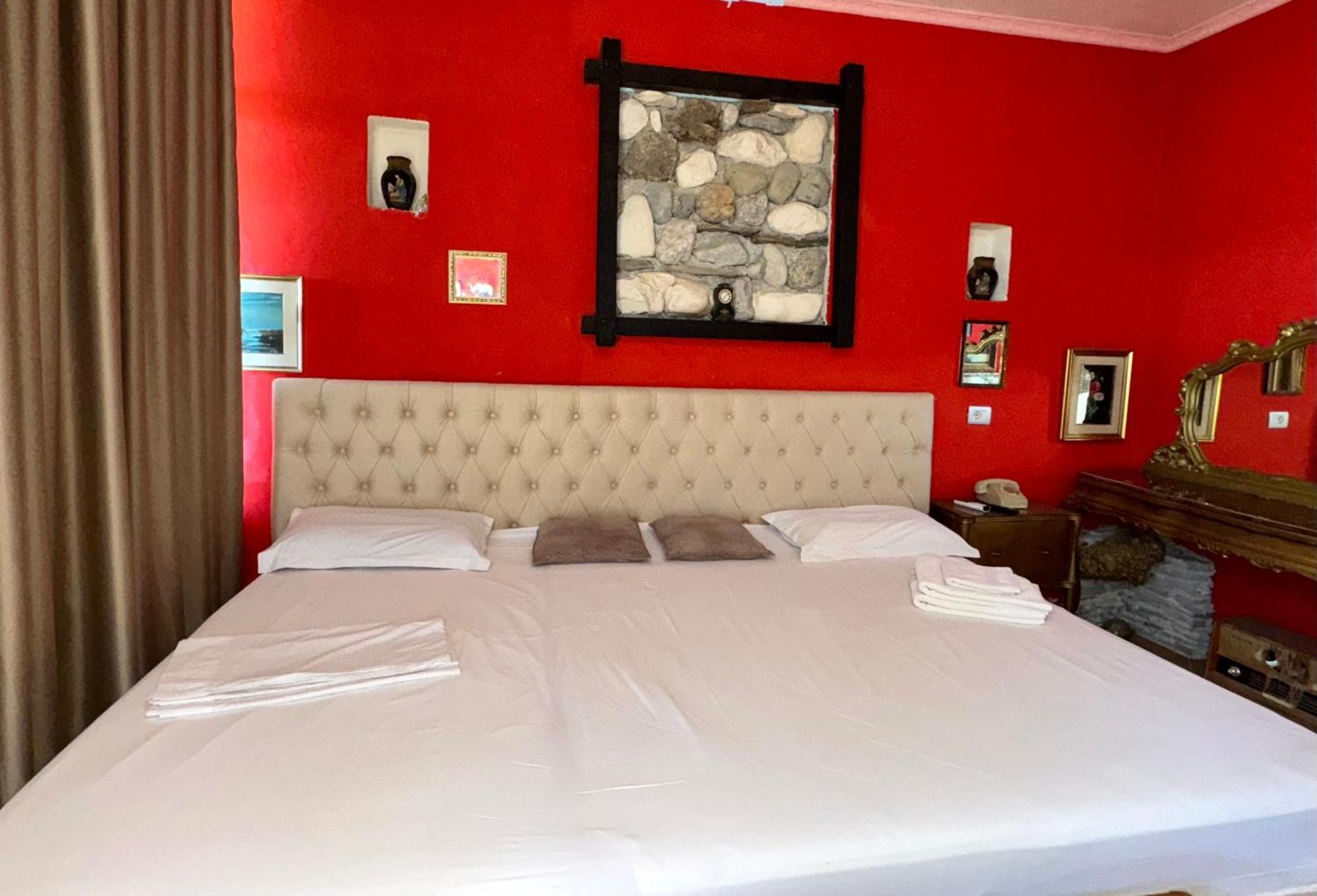 Hotel Vila "Oda E Miqve" Vlorë Extérieur photo