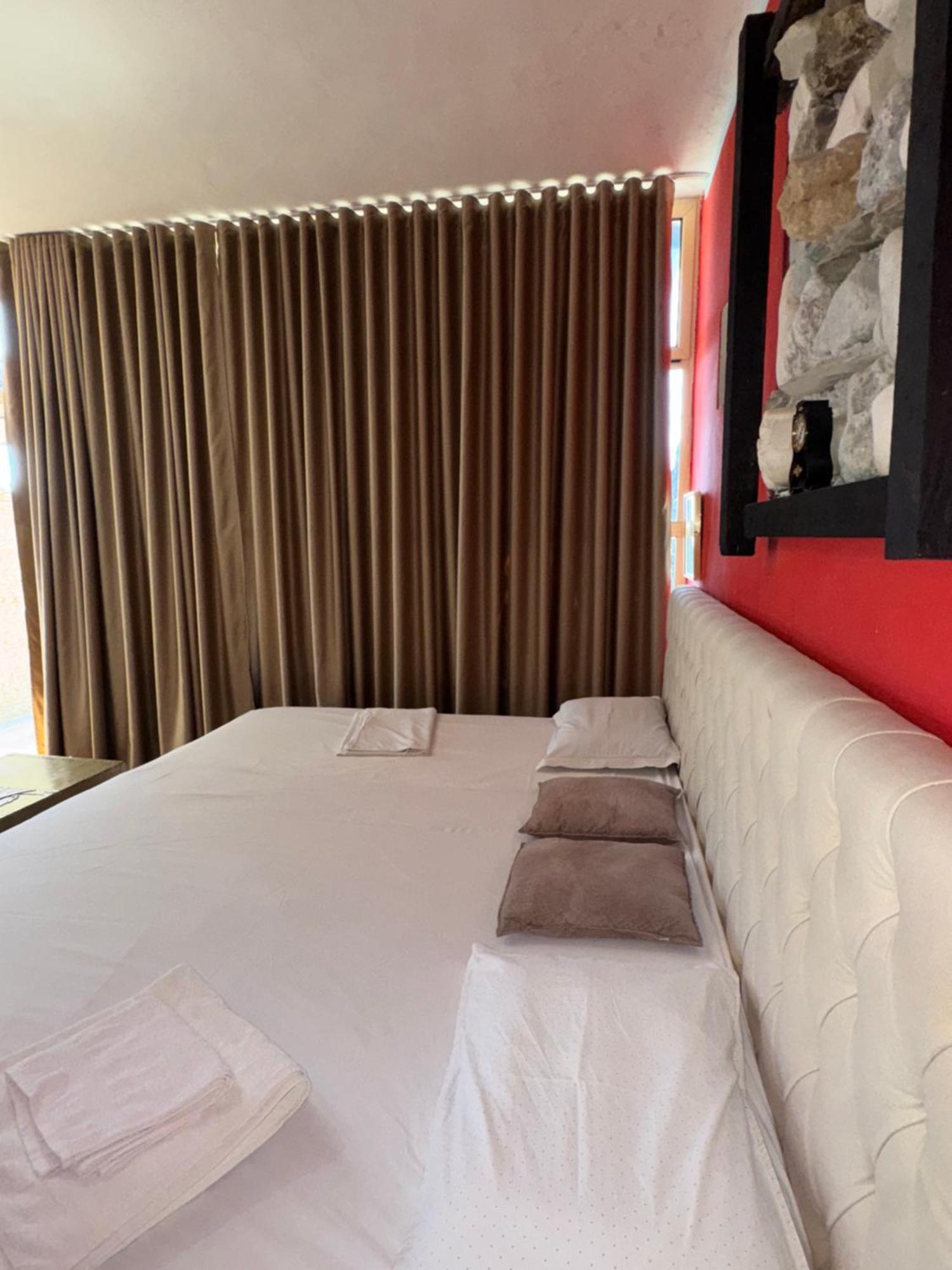 Hotel Vila "Oda E Miqve" Vlorë Extérieur photo