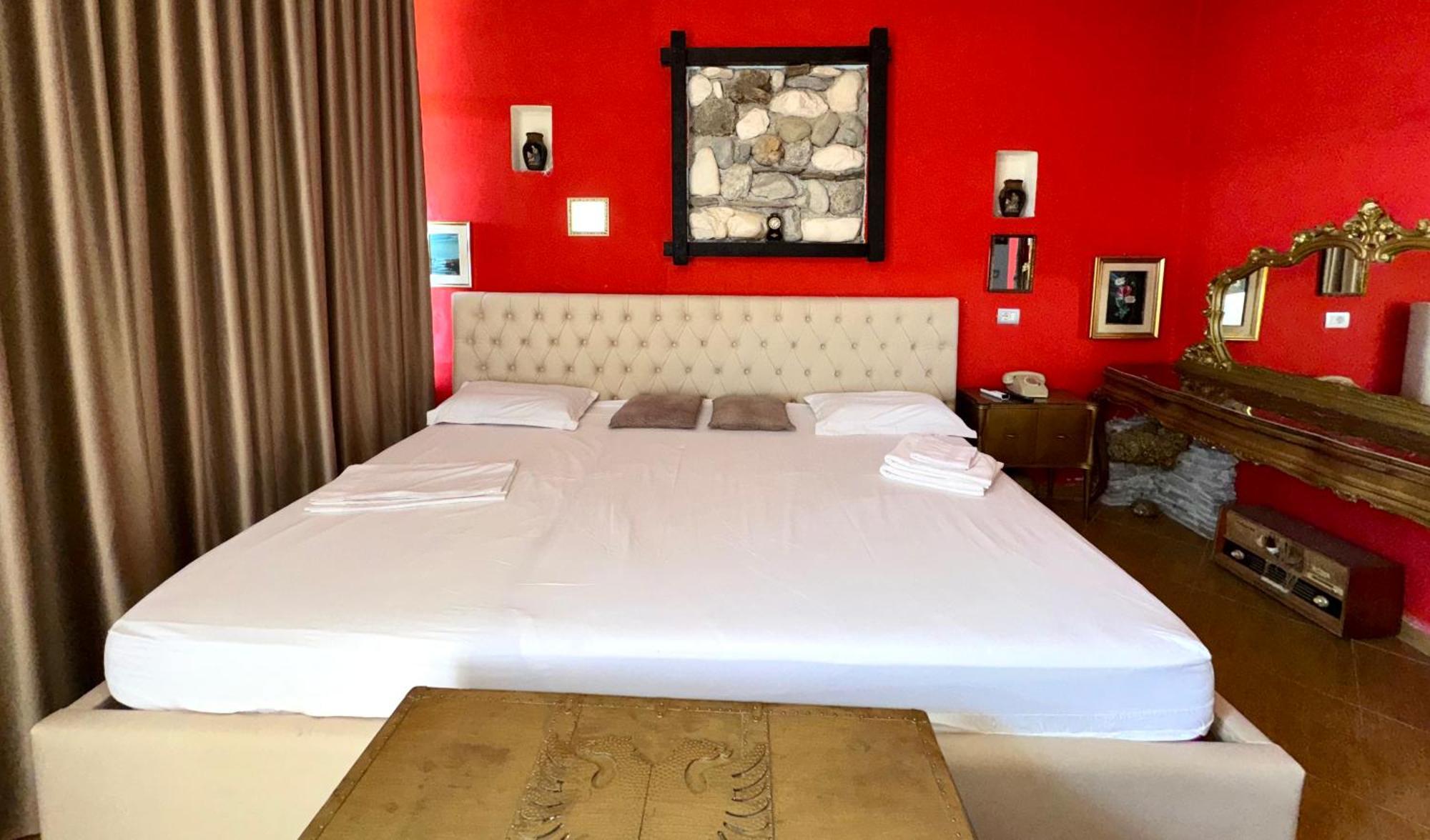 Hotel Vila "Oda E Miqve" Vlorë Extérieur photo