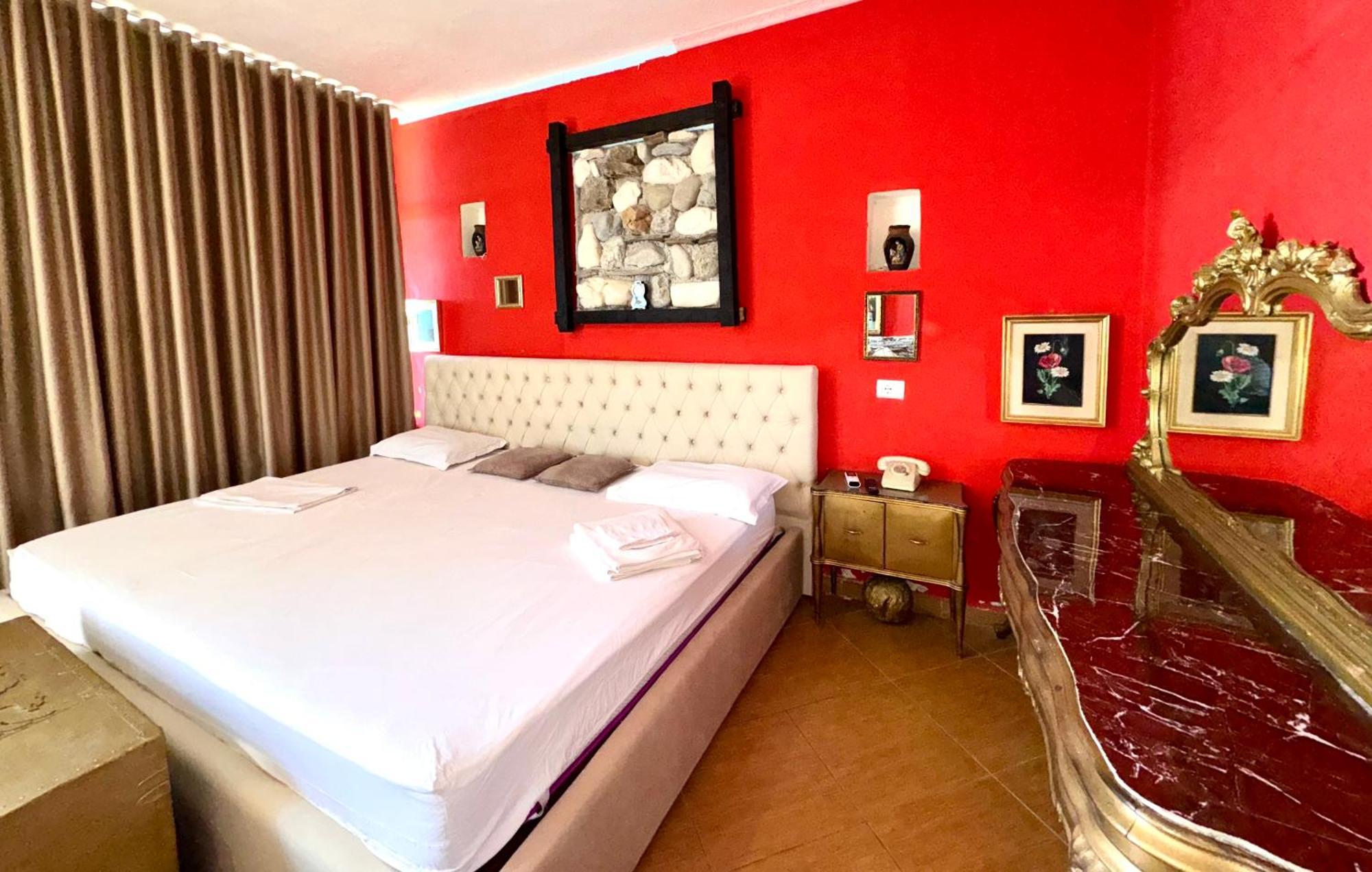 Hotel Vila "Oda E Miqve" Vlorë Extérieur photo