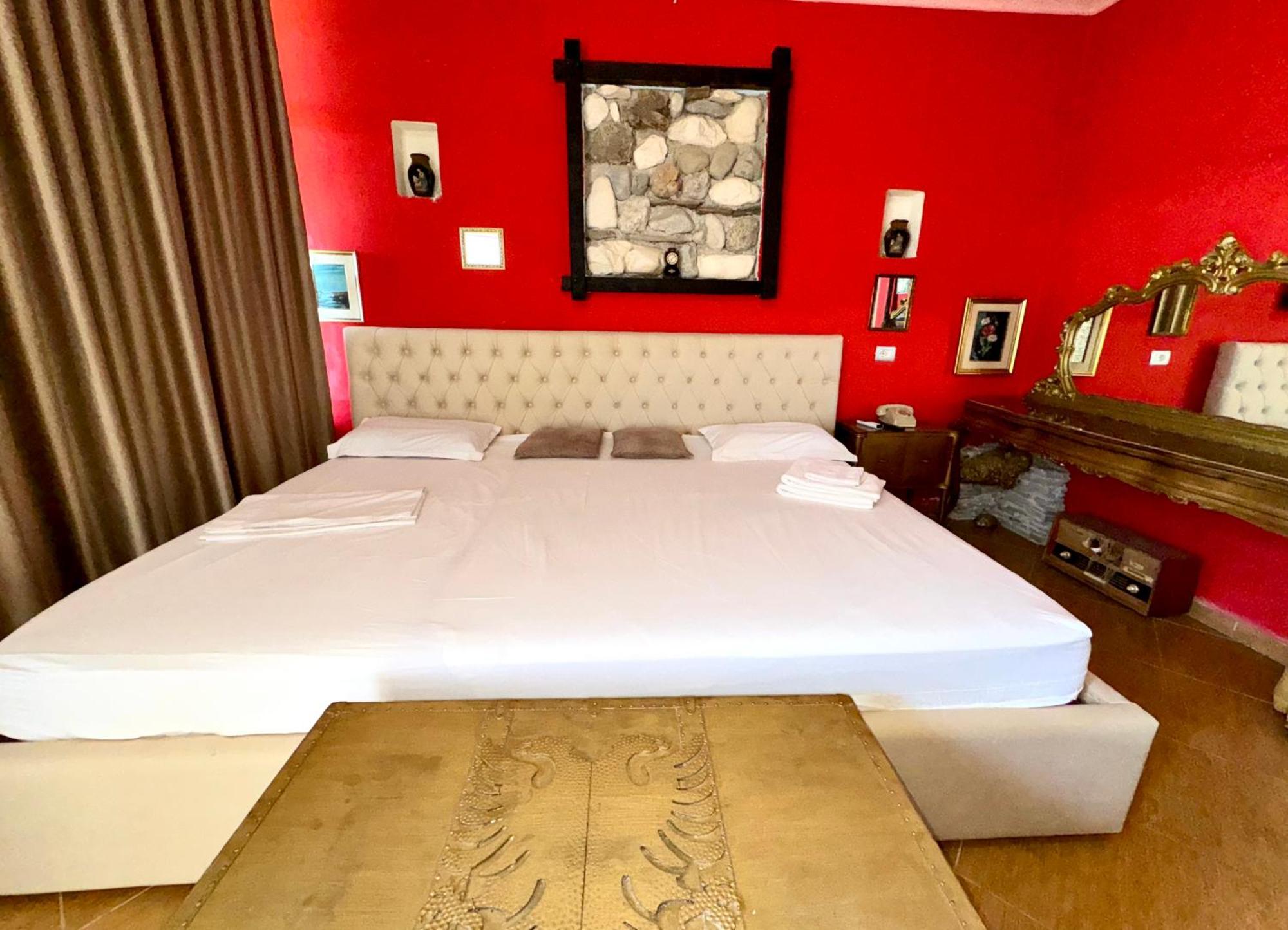 Hotel Vila "Oda E Miqve" Vlorë Extérieur photo