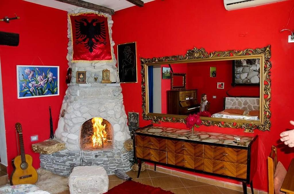 Hotel Vila "Oda E Miqve" Vlorë Extérieur photo